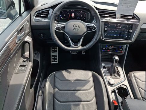 Certified 2024 Volkswagen Tiguan SEL R-Line AWD/4WD image 11