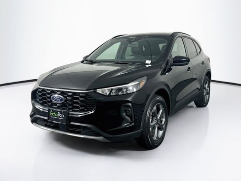 Used 2025 Ford Escape ST-Line Select AWD/4WD image 3