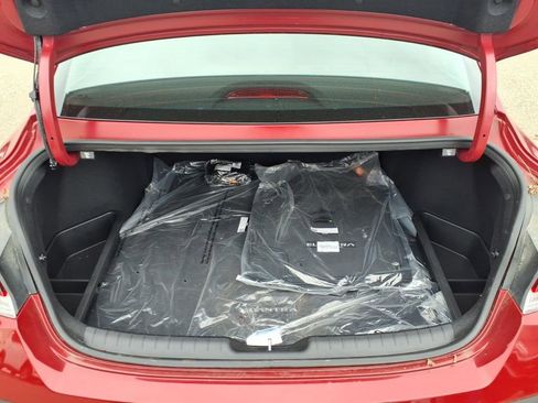 Used 2025 Hyundai Elantra SE image 11