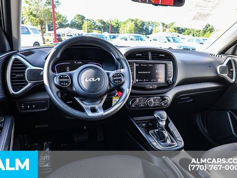 Used 2025 Kia Soul LX w/ LX Technology Package FWD image 28