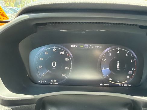 Used 2021 Volvo XC40 T5 Momentum w/ Premium Package AWD/4WD image 35