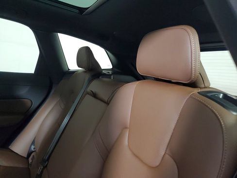 Used 2023 Volvo XC60 B5 Plus w/ Climate Package FWD image 15
