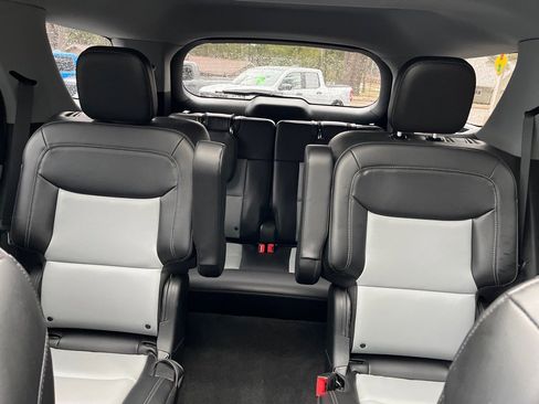 Used 2024 Ford Explorer XLT w/ Equipment Group 202A image 18