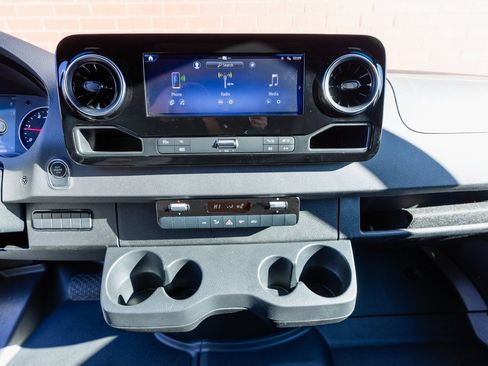 Used 2025 Mercedes-Benz Sprinter 2500 image 14