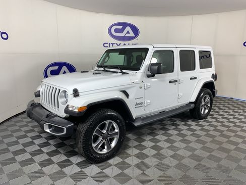 Used 2019 Jeep Wrangler Unlimited Sahara AWD/4WD image 7