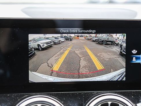 Used 2021 Mercedes-Benz GLB 250 w/ Premium Package image 23