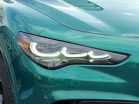 Used 2024 Alfa Romeo Stelvio Quadrifoglio AWD/4WD image 9