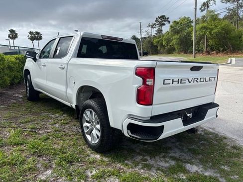 Used 2020 Chevrolet Silverado 1500 Custom w/ Custom Value Package image 4