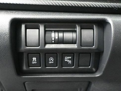 Used 2022 Subaru Crosstrek 2.0i Premium w/ Moonroof Package image 33