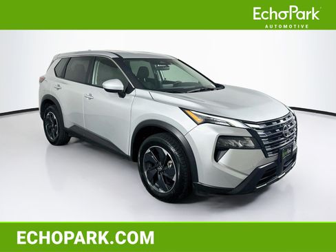Used 2025 Nissan Rogue SV AWD/4WD image 1