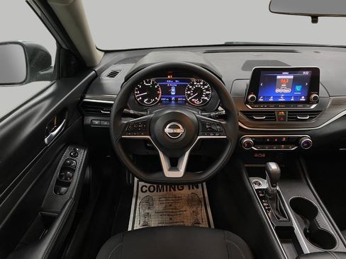 Certified 2025 Nissan Altima 2.5 SV FWD image 12