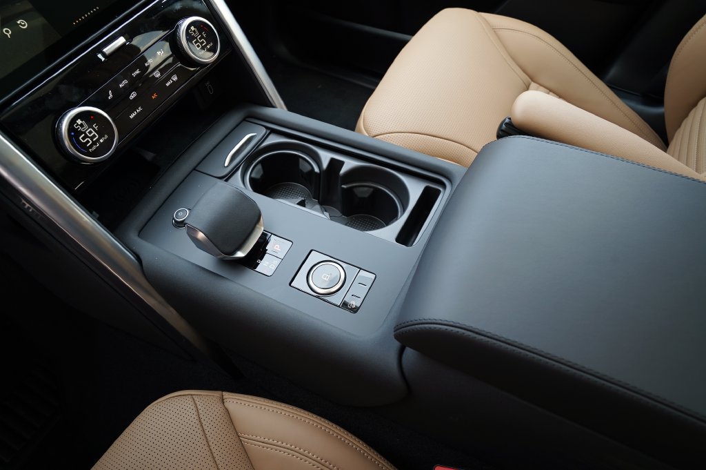 New 2026 Land Rover Discovery Limited Edition AWD/4WD image 31