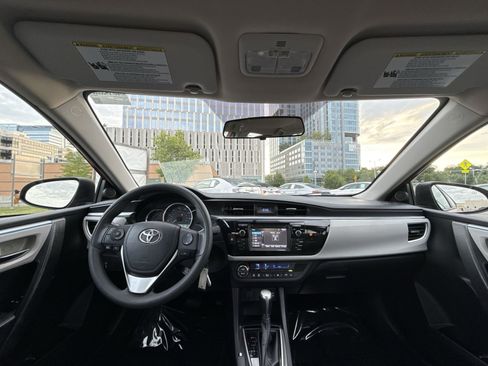 Used 2015 Toyota Corolla LE FWD image 22