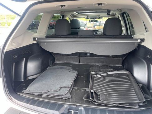 Used 2023 Subaru Forester Premium AWD/4WD image 16