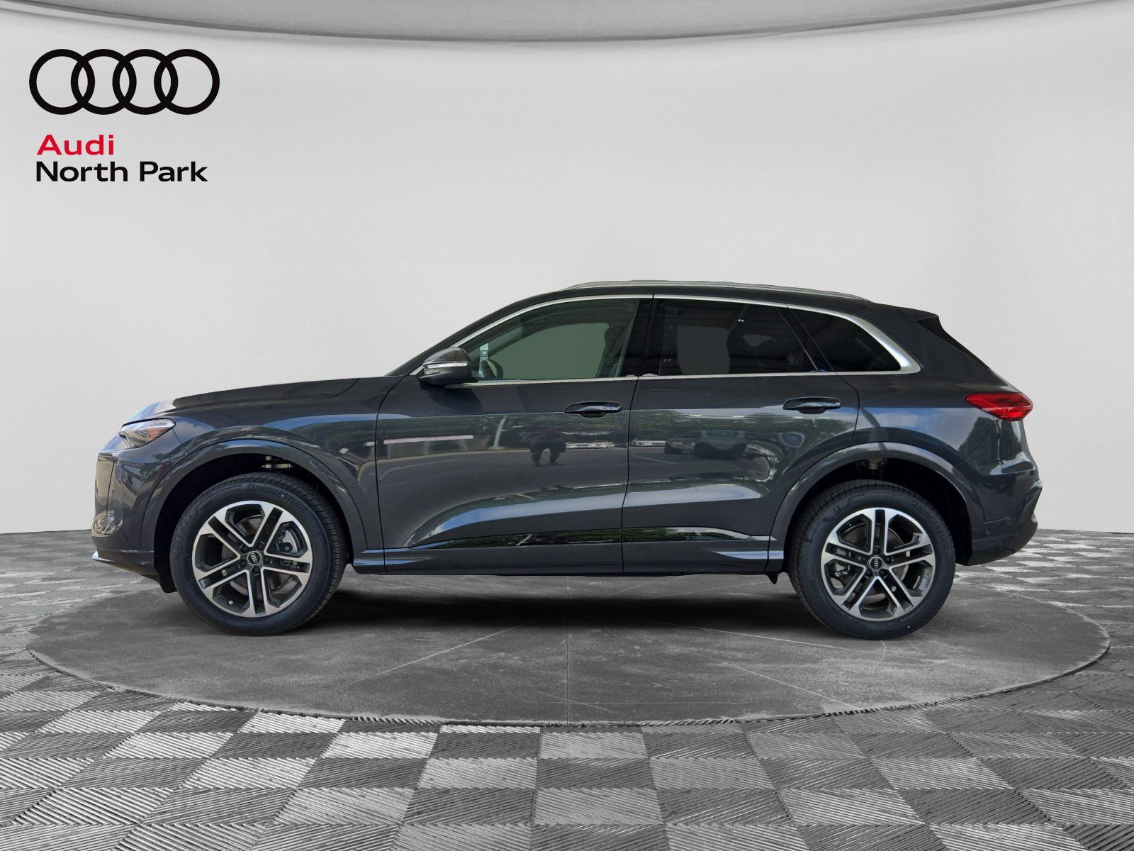 New 2026 Audi Q5 Premium AWD/4WD image 2