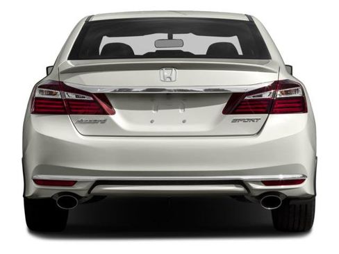 Used 2017 Honda Accord Sport image 11