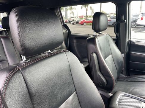 Used 2019 Dodge Grand Caravan GT image 27