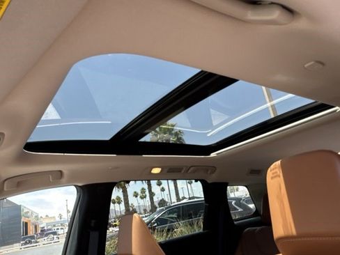 Used 2025 INFINITI QX60 Sensory w/ Vision Package AWD/4WD image 19