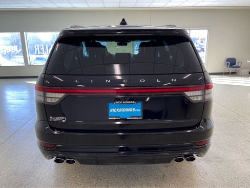 Used 2025 Lincoln Aviator Reserve w/ Equipment Group 201A image 7