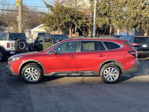 Used 2022 Subaru Outback Premium image 4