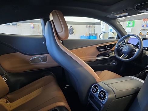 Certified 2025 Mercedes-Benz CLE 300 4MATIC Coupe image 13