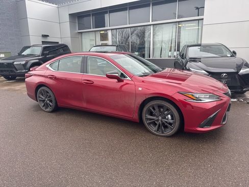 Used 2025 Lexus ES 300h w/ Premium Package image 16