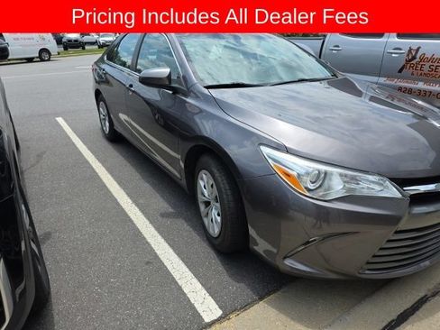 Used 2016 Toyota Camry LE w/ Moonroof Package FWD image 13