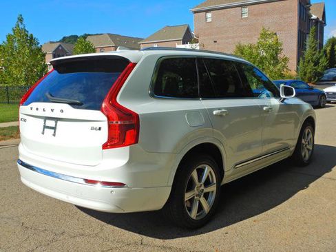 Used 2024 Volvo XC90 B6 Core image 4