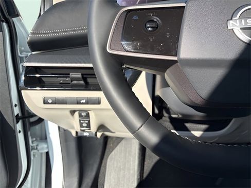 Used 2025 Nissan Murano SV image 23