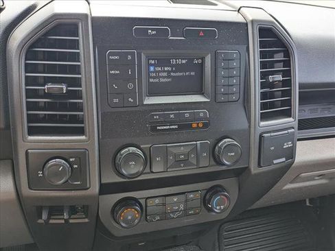 Used 2022 Ford F250 XL w/ Power Equipment Group image 15