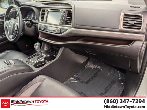 Used 2019 Toyota Highlander Limited AWD/4WD image 39