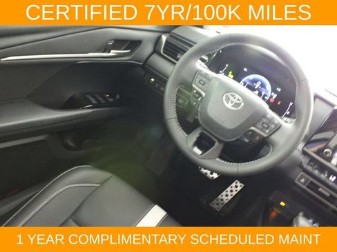 Used 2025 Toyota Camry SE FWD image 16