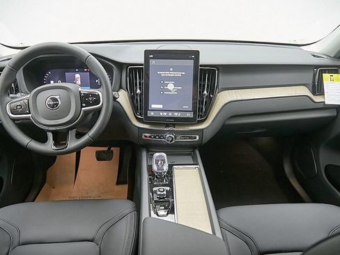 New 2026 Volvo XC60 B5 Core w/ Climate Package image 23