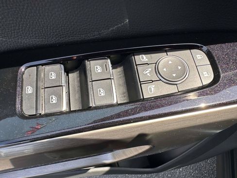 Used 2023 Nissan Pathfinder Platinum AWD/4WD image 10