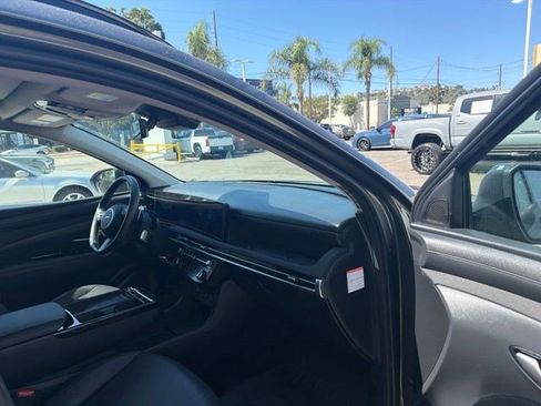 Used 2025 Hyundai Tucson Limited AWD/4WD image 13