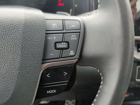 Used 2025 Toyota Camry SE w/ Convenience Package FWD image 17