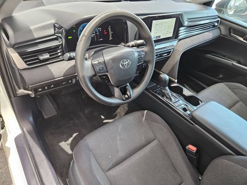 Used 2025 Toyota Camry LE FWD image 13