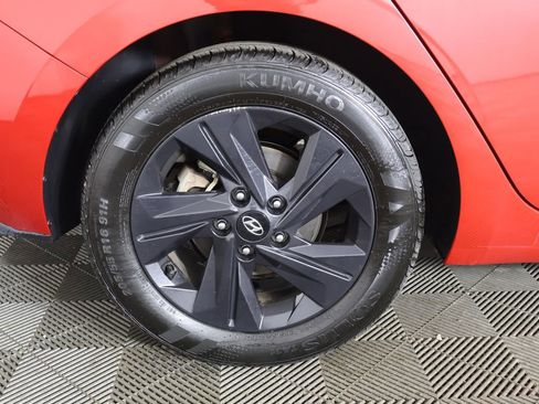 Used 2023 Hyundai Elantra SEL image 18