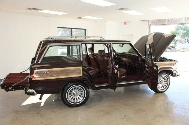 Used 1989 Jeep Grand Wagoneer AWD/4WD image 17