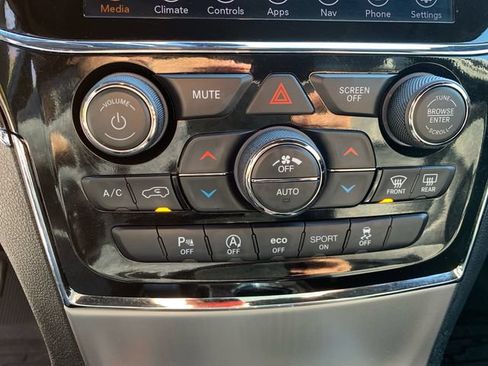 Used 2022 Jeep Grand Cherokee Limited AWD/4WD image 26