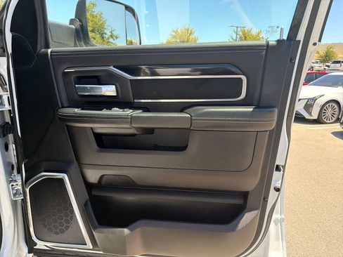 Used 2022 RAM 2500 Laramie w/ Night Edition AWD/4WD image 38