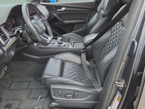 Used 2020 Audi SQ5 Premium Plus w/ Premium Plus Package AWD/4WD image 9