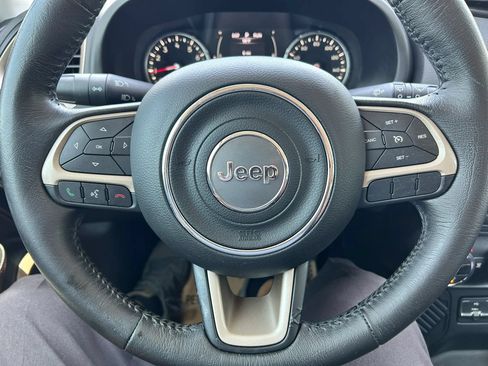 Used 2015 Jeep Renegade Latitude w/ Popular Equipment Group FWD image 15