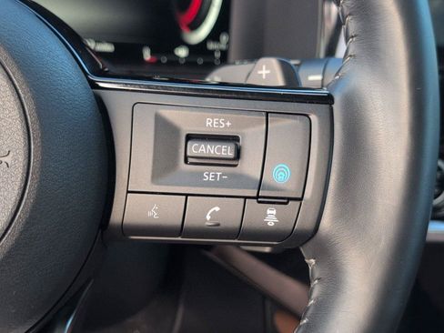 Used 2023 Nissan Pathfinder Platinum FWD image 30