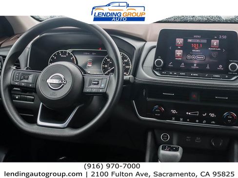 Used 2023 Nissan Rogue SV image 12
