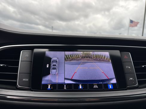 Used 2022 Buick Enclave Avenir w/ Avenir Technology Package image 23