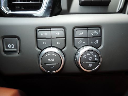 Certified 2026 GMC Sierra 1500 Denali Ultimate AWD/4WD image 30