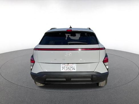 Used 2025 Hyundai Kona SEL image 11