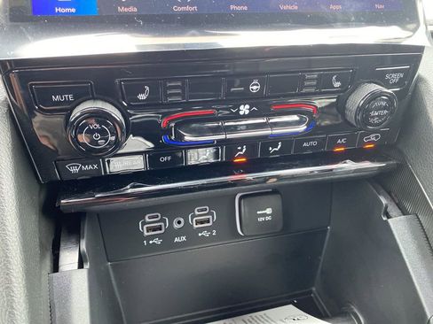 New 2025 Jeep Grand Cherokee L Limited w/ Black Appearance Package image 39