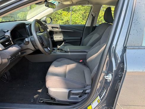 Used 2025 Toyota Camry LE FWD image 11